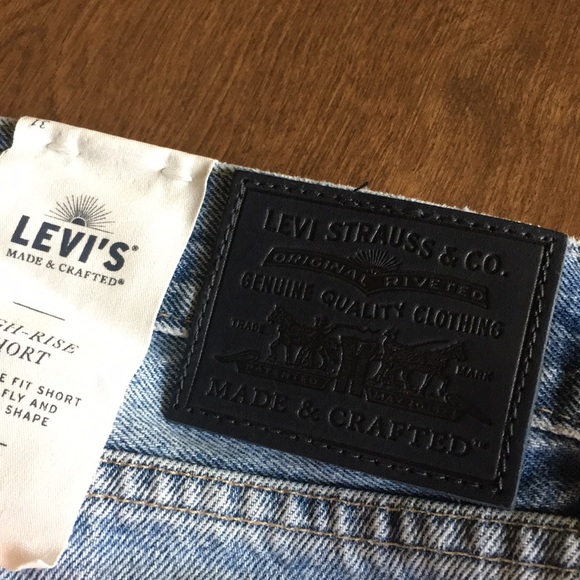 Levi’s Cheeky High-Rise Denim Shorts - Size 31 NWT - Picture 8 of 13